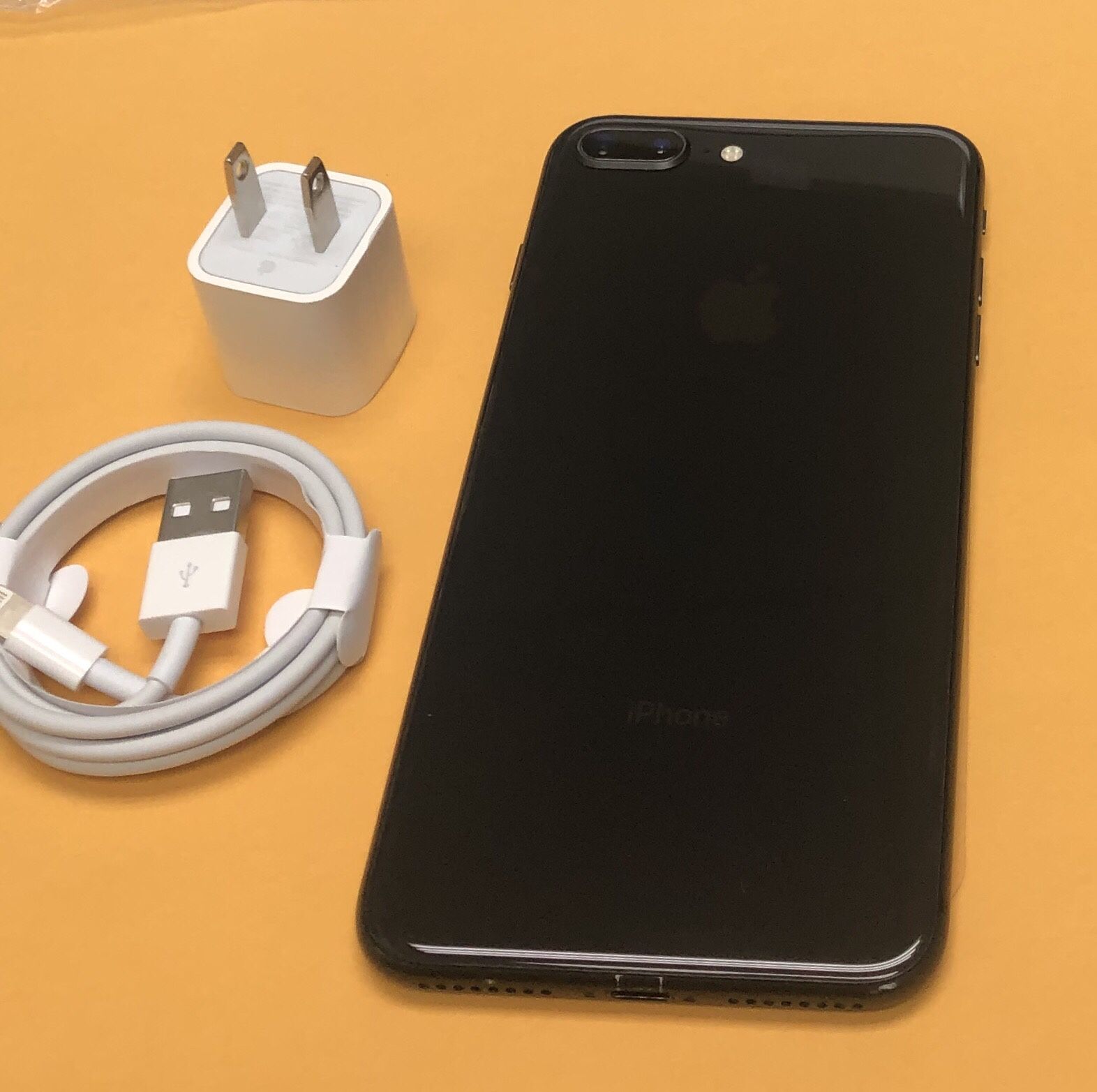 iPhone 8 Plus 64GB Factory Unlocked-Black