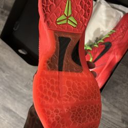 Kobe Grinches 