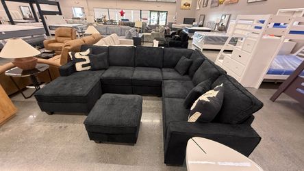 SECTIONAL WITH OTTOMAN