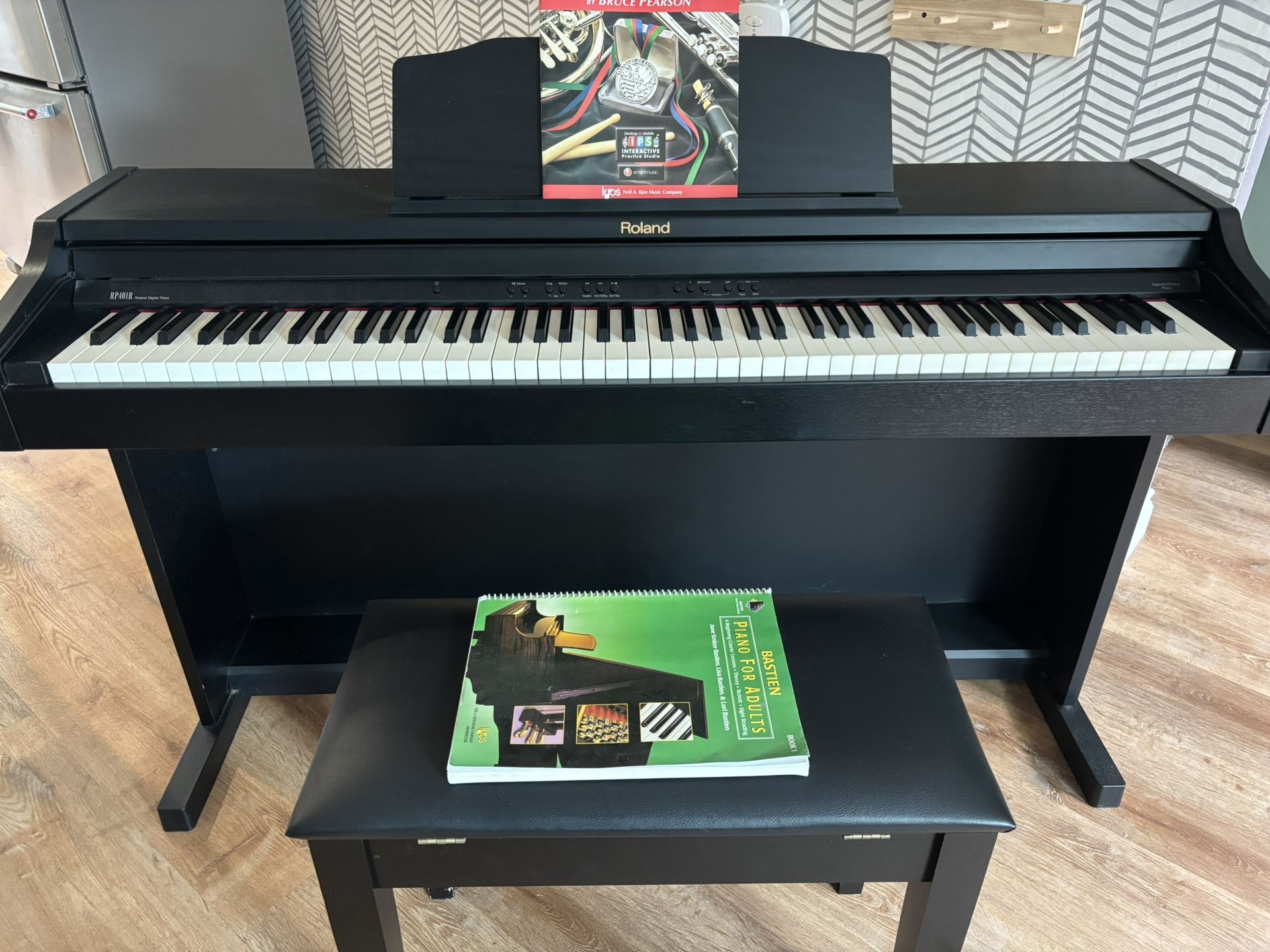 Roland Electric Piano RP401R