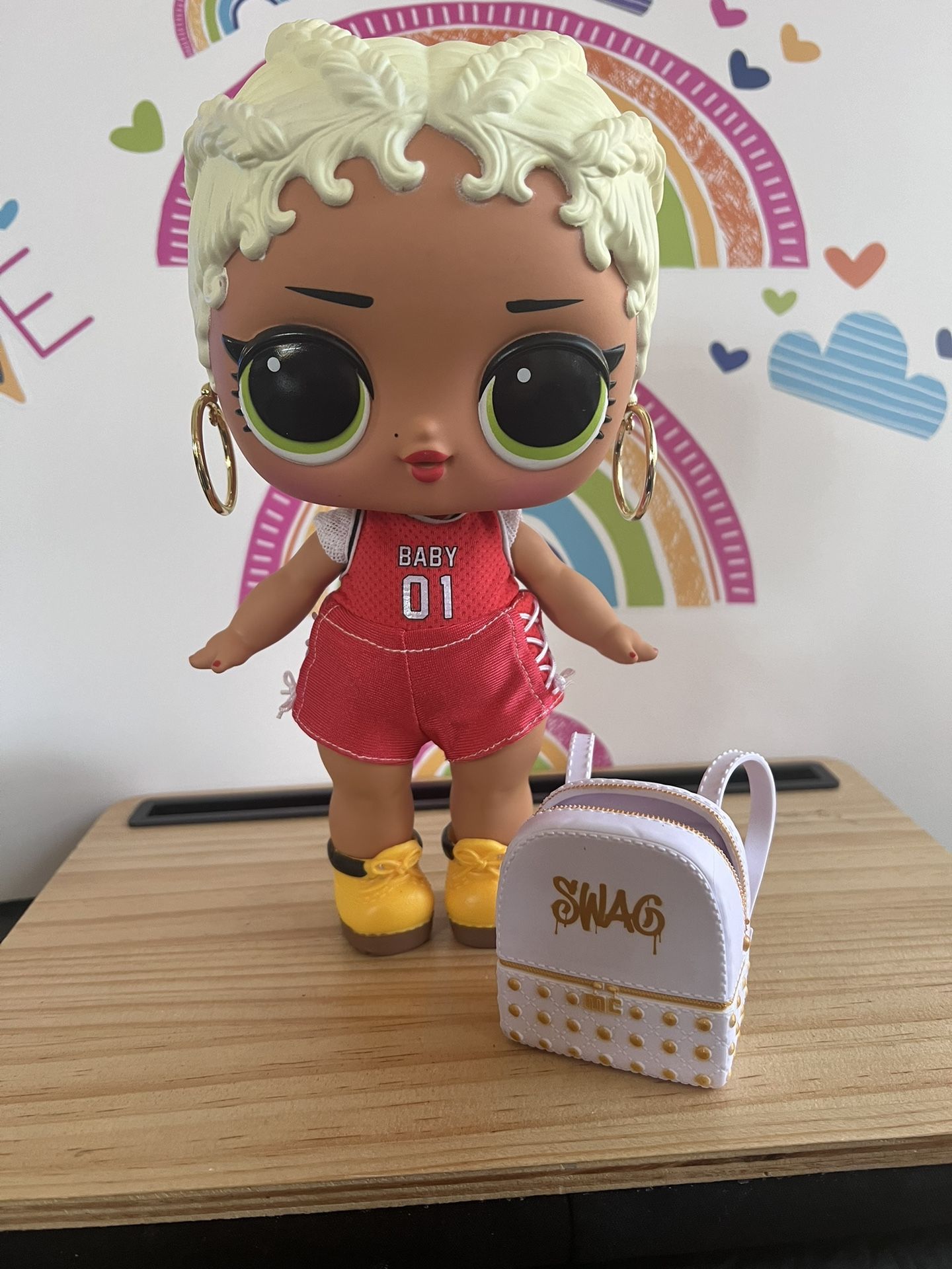 LOL DOLL - MGA SWAG - LARGE 11 INCH HEAVY DOLL WITH HER BACKPACK!