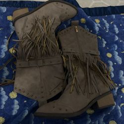 Woman’s Dress Shoes 