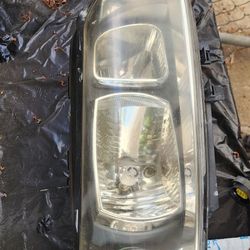 Volvo R/S Headlight Assembly Nice Condition