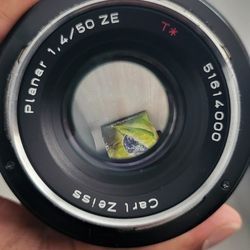 Canon Ef Mounth Carl Zeiss Planar 1.4 Mm Like New
