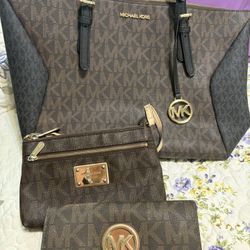 3 Piece Michael Kors Purse Set $100.00