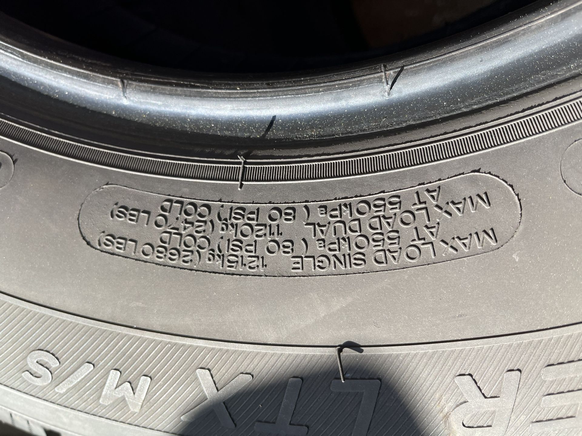 Michelin Defender LT225/75R16 Pair