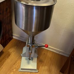 Lipgloss/liquids Machine