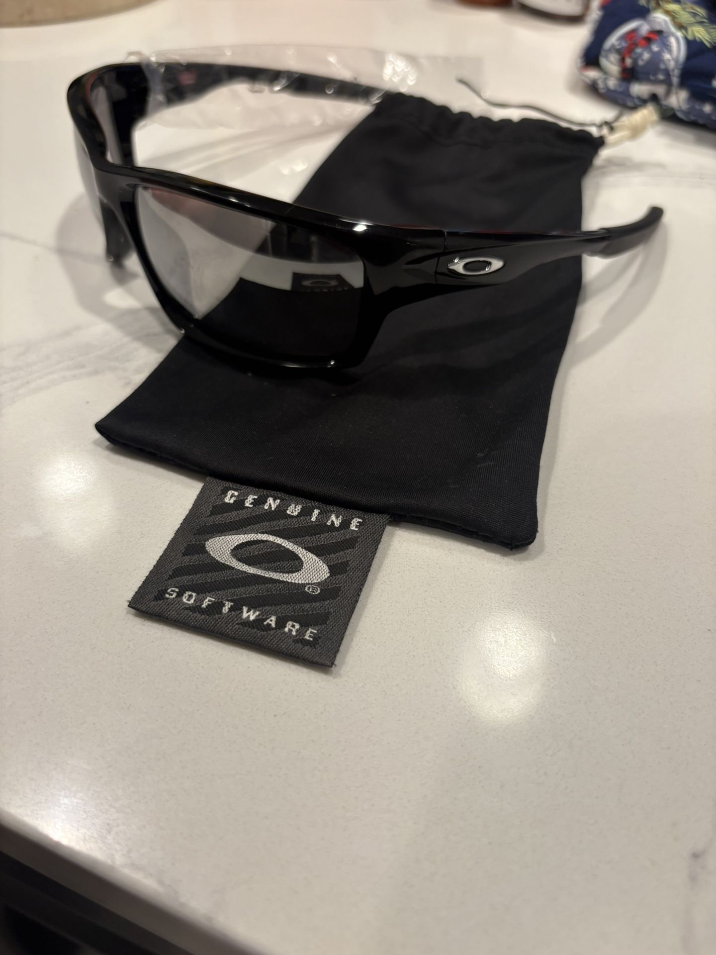 OAKLEY CANTEENS