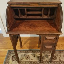 Antique Roll Top Desk With Chair