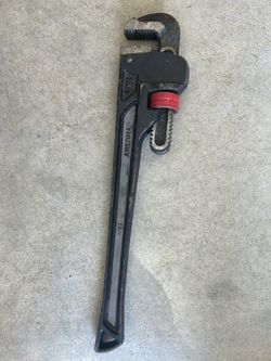 Pipe Wrench 
