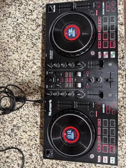 Numark Mixtrack Platinum FX – 2-Deck Serato DJ Controller (Good Condition)