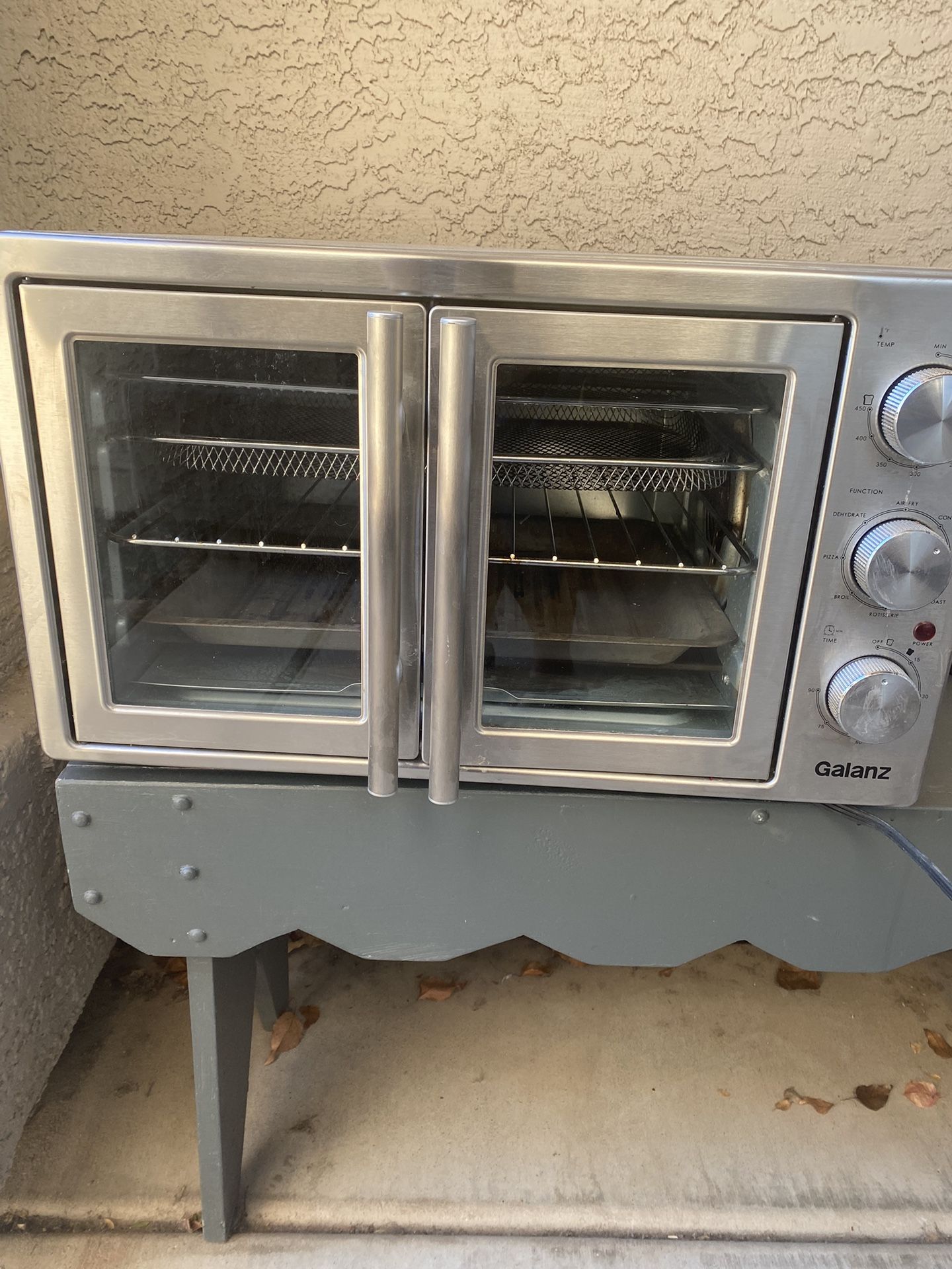 Galanz Multi-use countertop oven