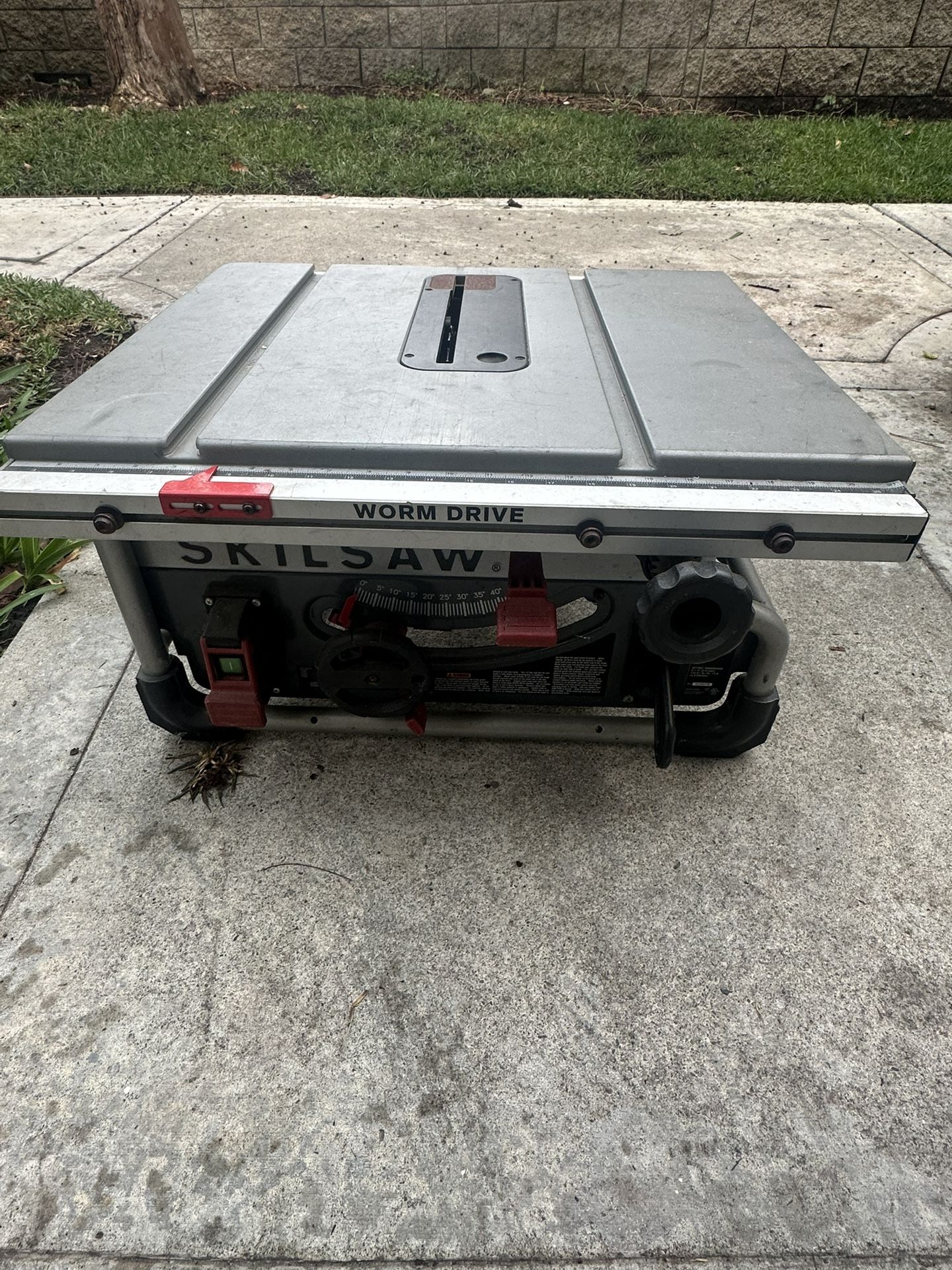 Skilsaw Table Saw 8 1/4