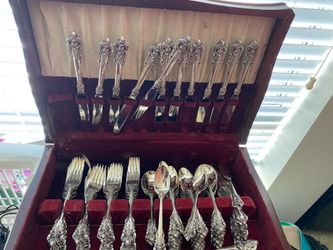 Grande Baroque by Wallace silver-plated flatware set