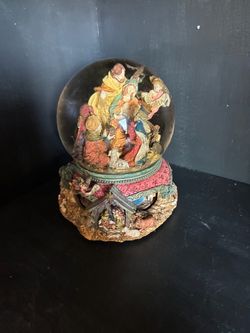 Vintage Nativity Waterglobe