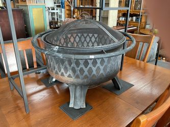 Outdoor Steel Fire Pit with Mesh Screen Lid