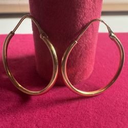 585  14k yellow gold hoop earrings 