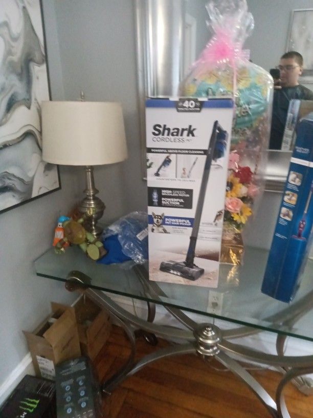 Shark Cordless Pet Vacuum
