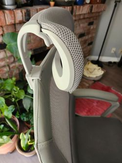 Desk chair w/ headrest