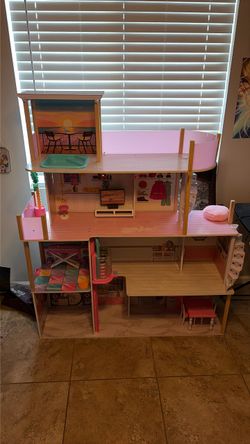 MakersMark Barbie House
