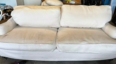 FREE COUCHES
