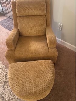 🪑 Cozy Armchair + Ottoman Set – $200 OBO