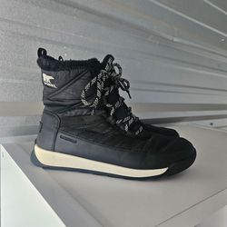 Sorel Women’s Waterproof Winter Boots Black Fur Lined Snow Boots Size 9