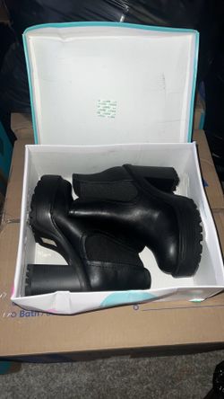 Black Boots Size 6.5 W