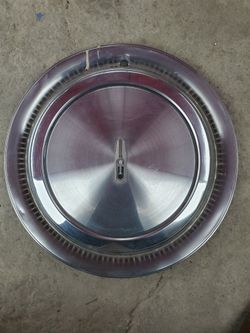 Vintage Oldsmobile 15" Hub Cap.