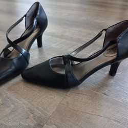 New! $10 High Heels - Black Size 6
