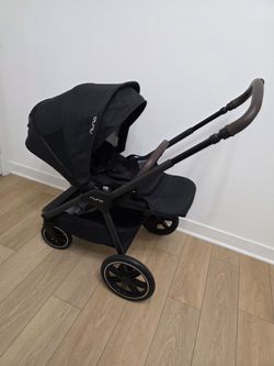 Nuna Triv LX stroller like new