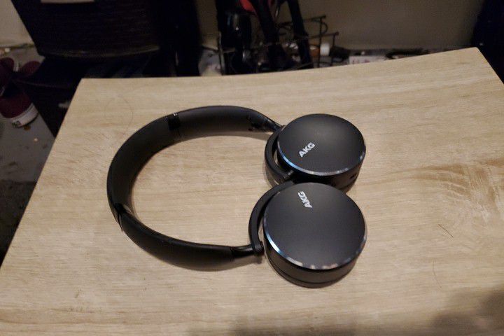 Samsung AKG Y500 bluetooth headphones