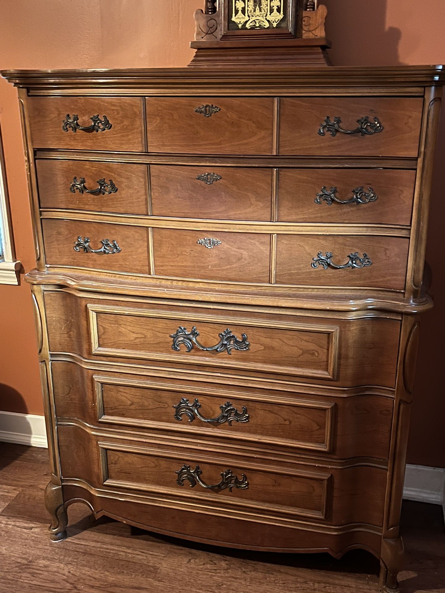 Bassett Furniture Vintage King Sized Bedroom Suite
