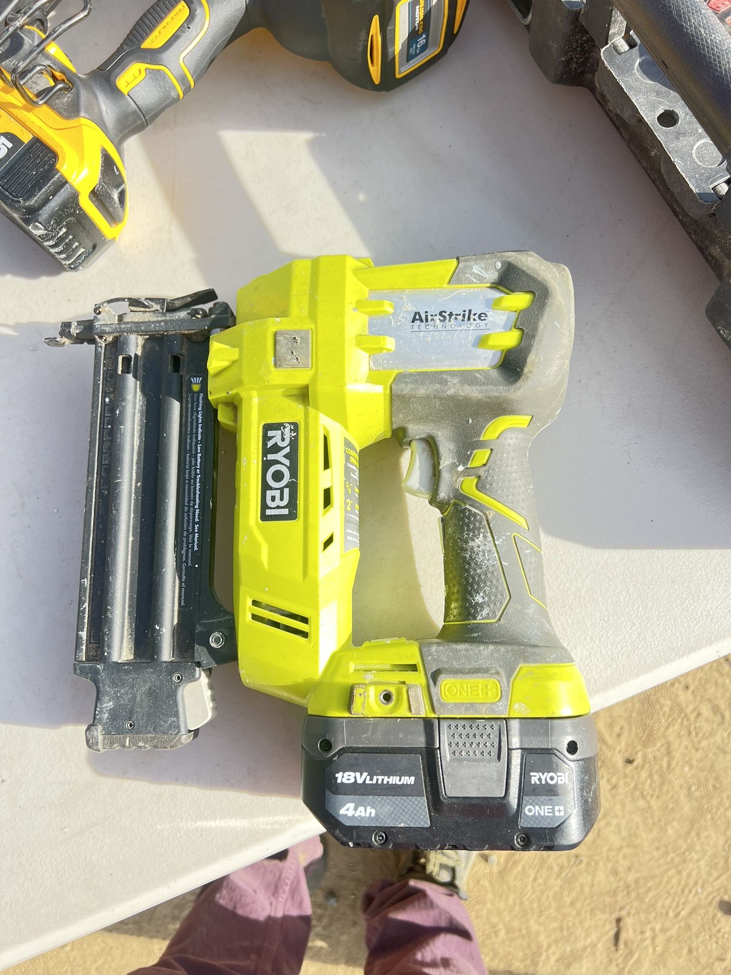 Pistola Ryobi Con Pila 4.0