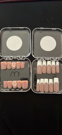 Press on nails