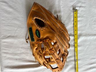 Baseball gloves