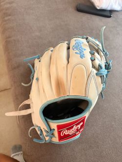 Rawlings heart of the hide baseball glove