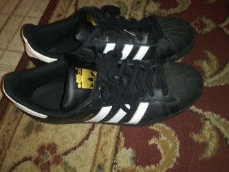 Adidas superstars size 11