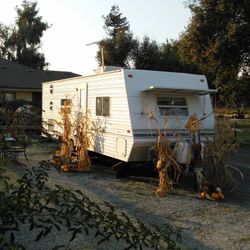 2002 Layton Skyline Scout model 273 Travel Trailer
