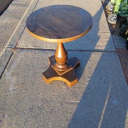 Round Column Pedestal Accent End Table
Croyden Collection by Belfort Select