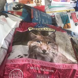 Dog & Cat Food