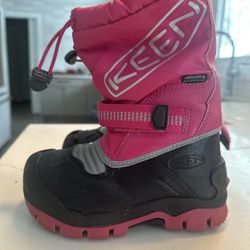 Snow Boots Keen Very Warm Size 9