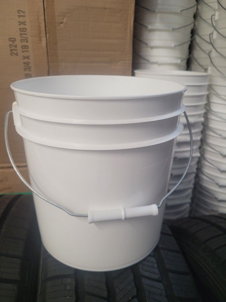 New Two Gallon White empty Buckets Includes Lid.