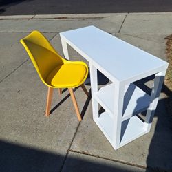 Desk With Chair Brand New  $140 FIRM