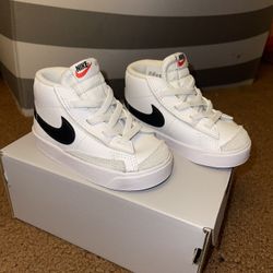 Nike Blazer Mid Shoes 6c