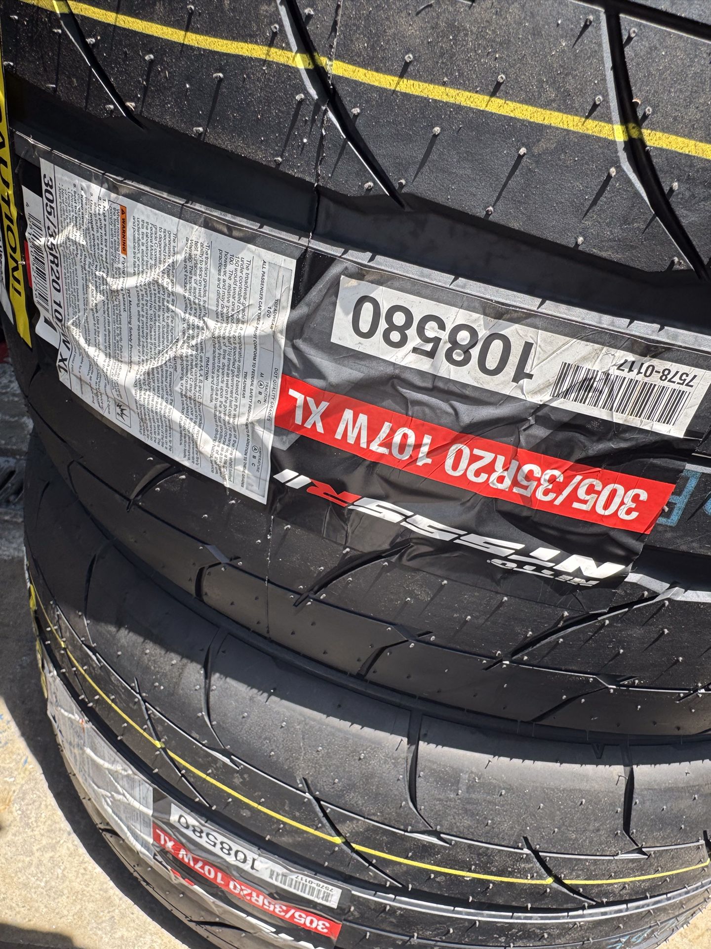 🏁🚥305-35-20 Nittos Tires