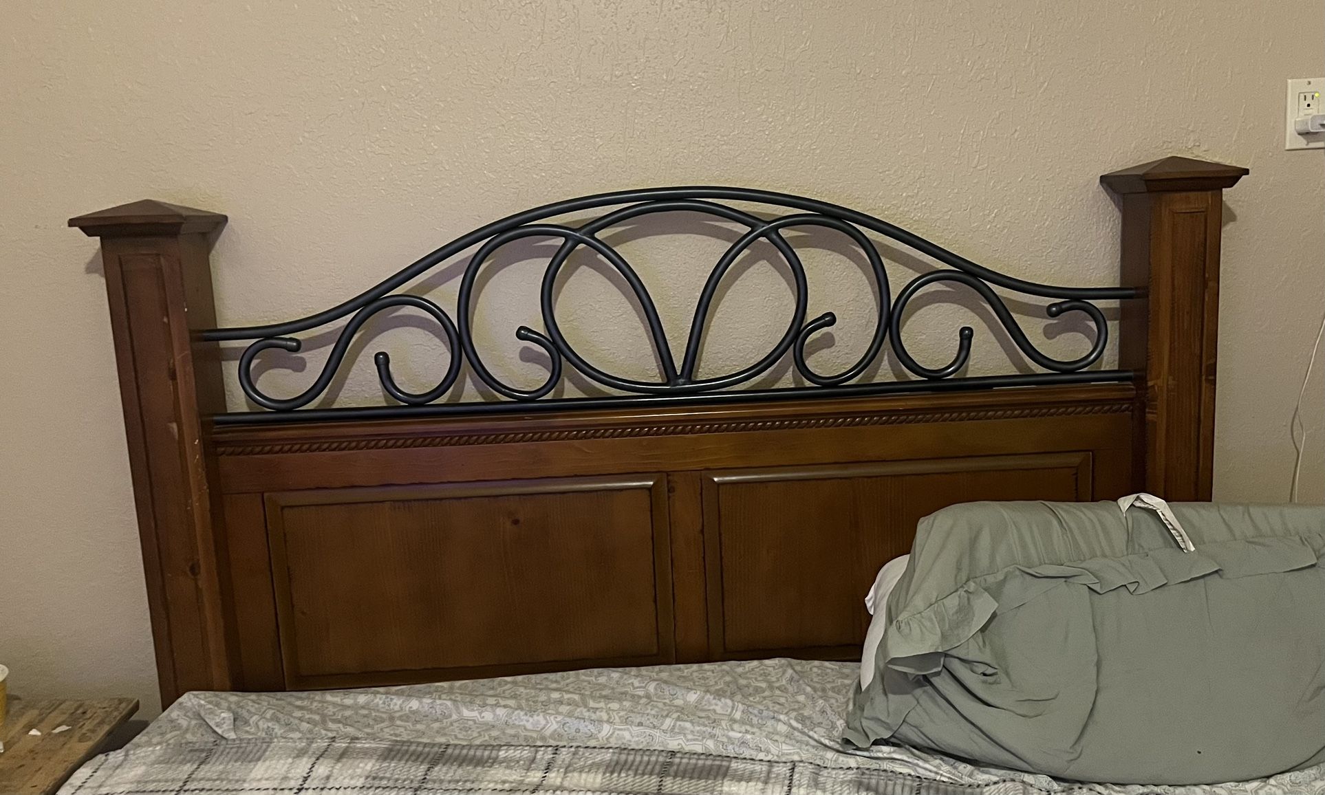 King Mattress And Head Board And Box springs