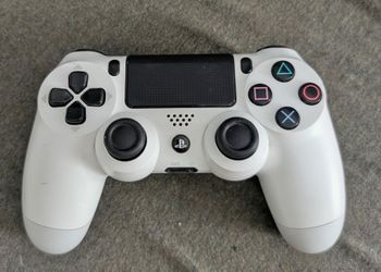 Glacier White DualShock 4 Wireless Controller PlayStation 4