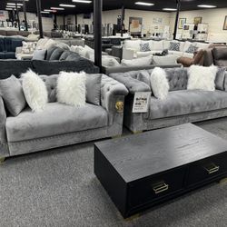 Gray Sofa & Loveseat. 🚚WE DELIVER🚚