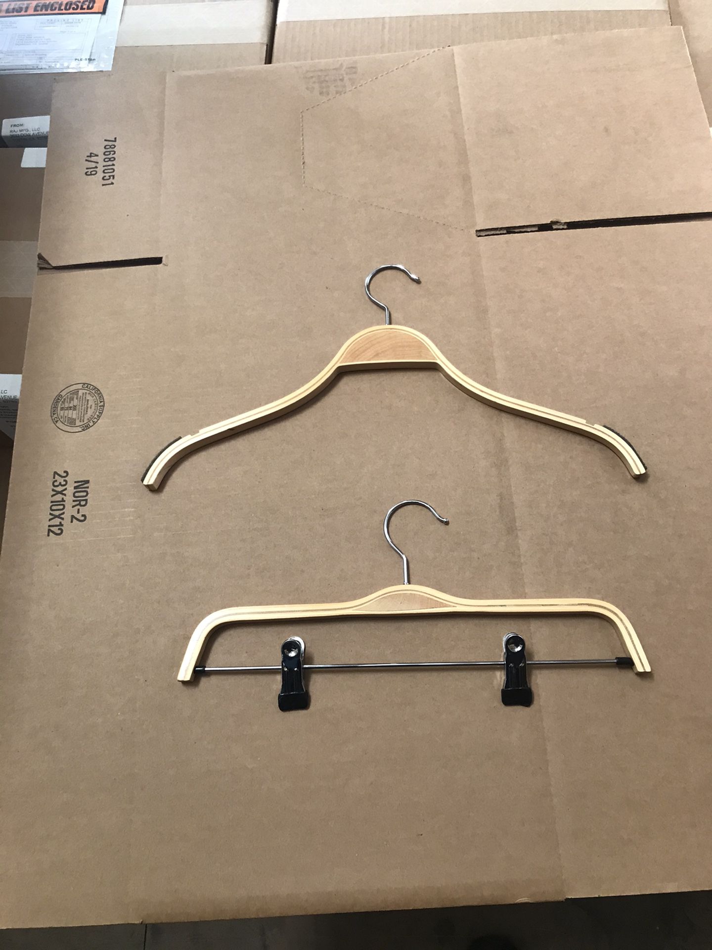 Wooden Clothes Hangers W or W/O clip